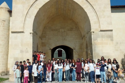 Öğrenciler Mamahatun Türbesi ve Kervansarayı’nı yerinde inceledi
