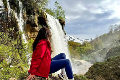 30 metreden dökülen Konarlı Şelalesi doğaseverleri büyülüyor
