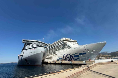 Bodrum’a aynı günde 2 dev kruvaziyer, 4 bin 625 yolcu geldi

