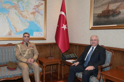 Bakan Güler, Irak’ın Ankara Askerî Ataşesi’ni kabul etti
