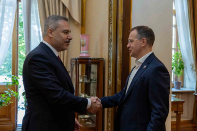Dışişleri Bakanı Fidan, Putin’in Danışmanı Medinskiy ile bir araya geldi
