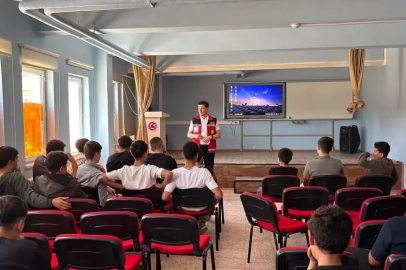 Gençlere dijital güvenlik eğitimi
