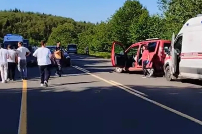 Kontrolden çıkan araç, park halindeki araca çarptı: 3 yaralı

