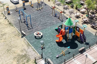Şehzadeler’in parklarında yenileme çalışmaları devam ediyor
