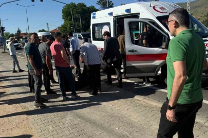 İşçi servisleri çarpıştı: 20 yaralı
