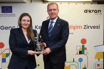 Antalya Büyükşehir’in gençlik odaklı çalışmalarına ödül

