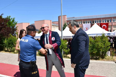Eğitimin yaşı yok: 56 yaşında diploma aldı
