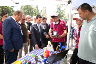 Meslek lisesi öğrencilerinin yaptığı ürünler görücüye çıktı
