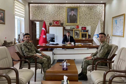 Çıldır 2. Hudut Tabur Komutanı Günfer’den Kaymakam Akköz’e ziyaret
