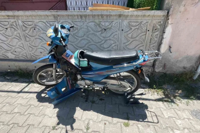 Karaman’da ciple çarpışan motosikletli yaralandı
