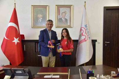 MSKÜ’lü milli sporcu Burun’dan madalya ziyareti
