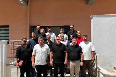 Aydınlı berber ve kuaförlerden huzurevi sakinlerine gönül dokunuşu
