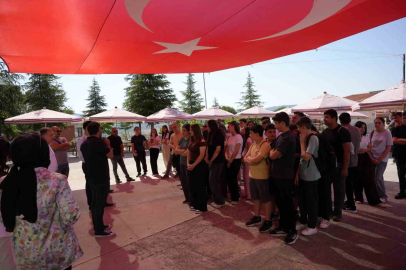 Dev Türk bayrağı altında meslek festivali coşkusu
