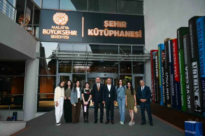 Bakan Yardımcısı Dr. Enes Eminoğlu’ndan Şehir Kütüphanesine tam not
