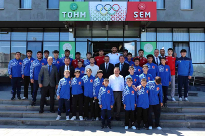 Vali Çiçek’ten Gençlik ve Spor İl Müdürlüğü’ne ziyaret
