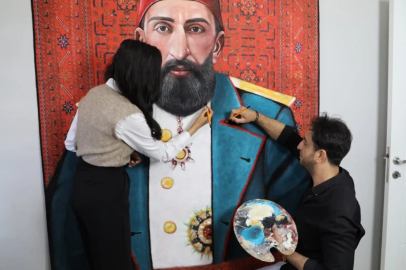 Halıyı tuvale çeviren mühendis çiftin eserleri hayran bırakıyor
