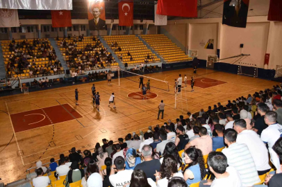 Siverek’te öğretmenler arası voleybol turnuvası tamamlandı
