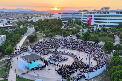 Manisa’da 961 genç mühendis geleceğe kep attı
