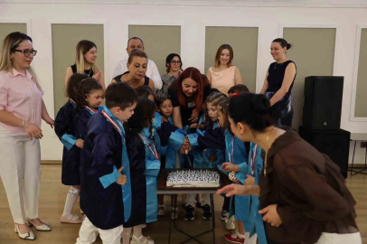 Merkezefendi’de miniklerin mezuniyet heyecanı
