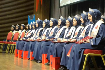 Isparta’da hafızlık eğitimini tamamlayan 66 kız öğrenci icazet aldı
