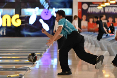 Ünilig Bowling Türkiye Şampiyonasında birinciler ödüllerini aldı
