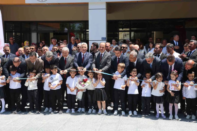 Ticaret Bakanı Ömer Bolat Konya’da kütüphane açılışına katıldı
