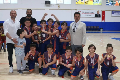 Minik devler parkede kıyasıya yarıştı
