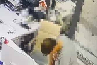 Çaldığı çantayla kaçan zanlı kısa sürede yakalandı
