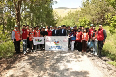 Bayburt’ta ‘Orman Benim’ etkinliğiyle çevre temizliği yapıldı
