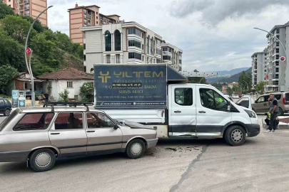 Karabük’te otomobil kamyonetle çarpıştı: 1 yaralı
