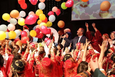 Pursaklar’da alkışlar minik mezunlar için
