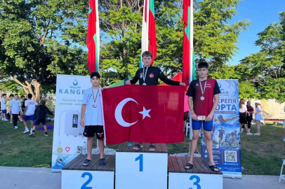 Yıldırımlı genç yüzücüler Türkiye’nin gururu oldu
