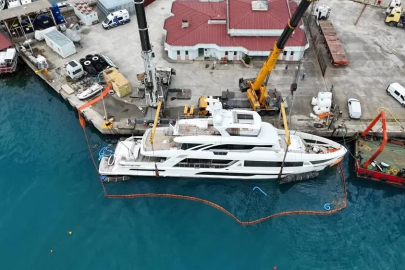 Sinop Limanı’nda batan lüks yat 7 günlük çalışmayla kurtarıldı
