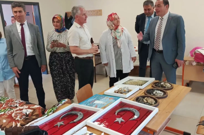 Kaymakam Türker Halk Eğitimi Merkezi kursiyerleriyle bir araya geldi
