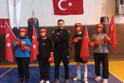 Arpalı’dan 4 sporcu Türkiye Boks Şampiyonası finallerine katılacak
