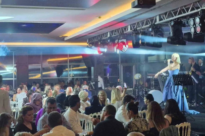 Ferhat Göçer ve Ömür Gedik’ten konser
