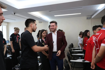 Başkan Kadir Tatık, Tavas’ın gururlandıran şampiyonları ağırladı
