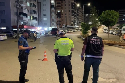 Asayiş uygulamasında 2 araç trafikten men edildi
