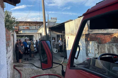 Balıkesir’de depoda korkutan yangın
