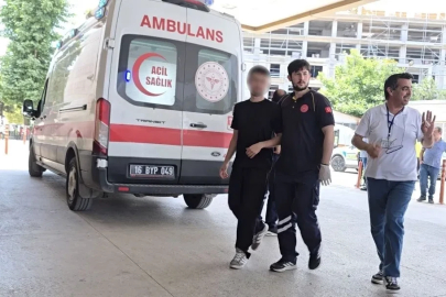 Sınavda rahatsızlanan genç ambulansla hastaneye sevk edildi
