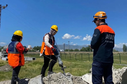 AFAD’dan Gençlik ve Spor personeline enkazda arama kurtarma eğitimi
