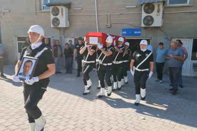 Görev başında hayatını kaybeden polis memuru son yolculuğuna uğurlandı
