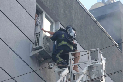 Antalya’da 1 ay önce taşındıkları daire yangında küle döndü
