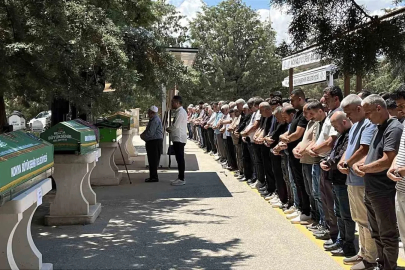 Isparta’daki kazada hayatını kaybeden Keziban Baysal son yolculuğuna uğurlandı
