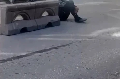 Sokak ortasında hareketsiz duran şahıs tedirginliğe yol açtı
