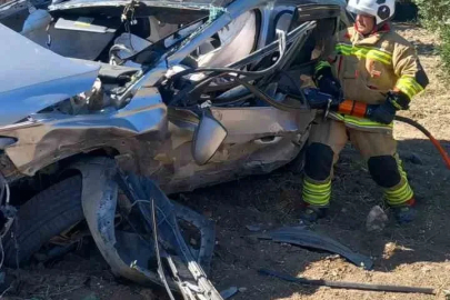 Kazada uçuruma yuvarlanan cip hurdaya döndü: 1 ölü

