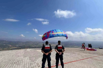 Bilecik’te yamaç paraşütü etkinliği
