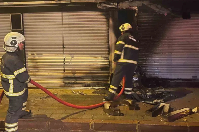 Siirt’te market alevlere teslim oldu
