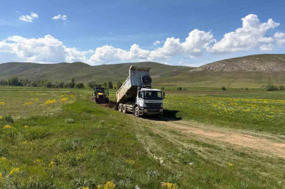 Gökçedere’nin arazi yollarında çalışmalar devam ediyor
