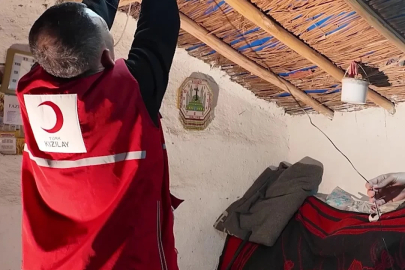 Gölün ortasındaki adada yaşayan 93 yaşındaki kadının korkularına son veren iyilik kayıkla ulaştı
